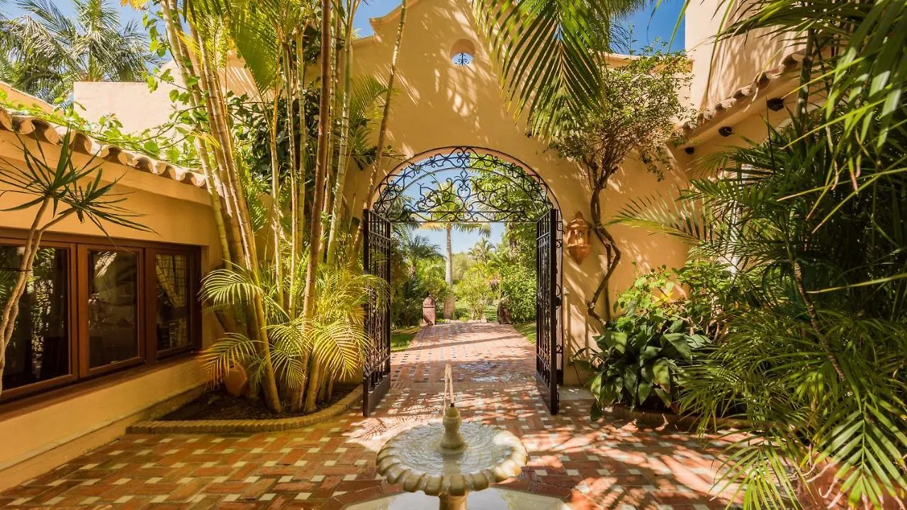 ヴィラ マルベーリャ Grand Mansion With Tropical Parkヴィラ